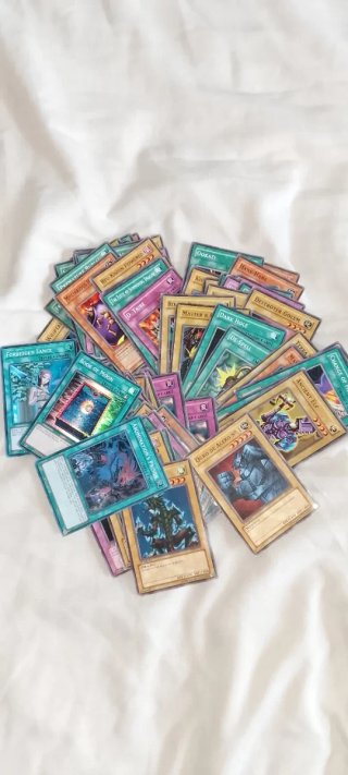 Lote de cartas Yu-Gi-Oh!