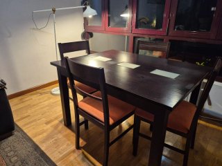 Mesa de Comedor con 4 Sillas