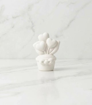 Decorazione a forma di cuori in gesso