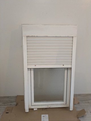 Ventana de Aluminio con Persiana