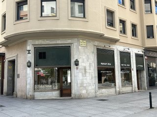 Local comercial en alquiler en Ensanche en Pamplona
