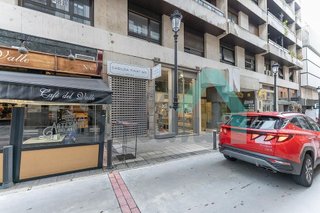 Local comercial en alquiler en Campo San Francisco - Plaza de América en Oviedo