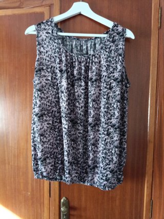 Camiseta sin mangas estampada