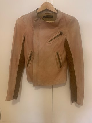 Chaqueta de piel Zara beige