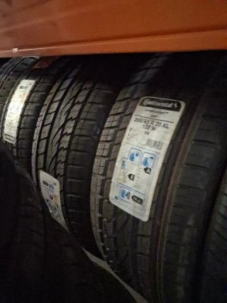Neumáticos Continental CrossContact 255/45 R20