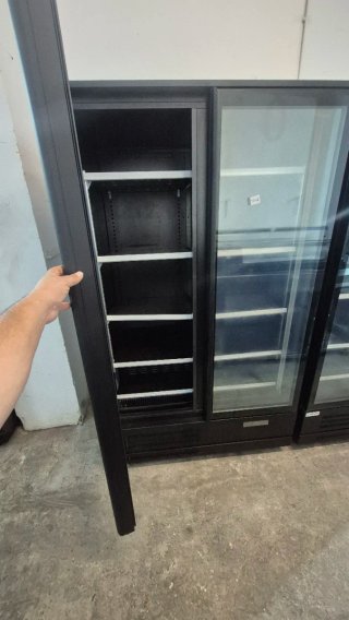 Nevera Expositora Vertical Negra