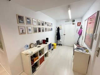 Oficina en alquiler en El Raval en Barcelona