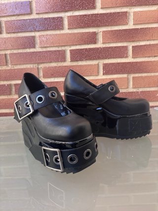 Zapatos de plataforma estilo gótico