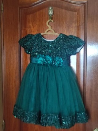 Vestido de fiesta verde para niña