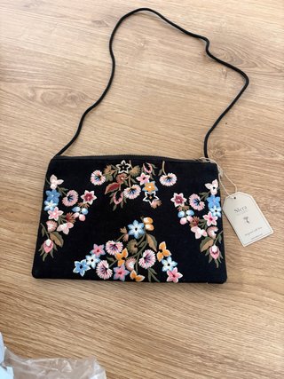 Bolso pequeño Sfera negro con flores
