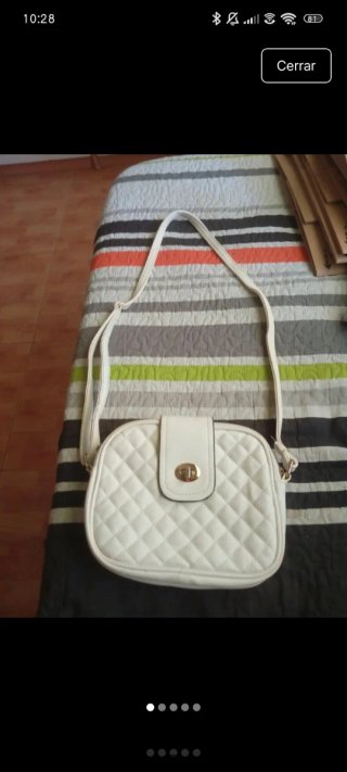 Bolso de hombro acolchado blanco
