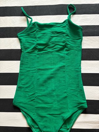 Body verde de tirantes