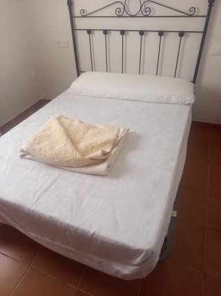 Colchón 135, se regala almohada,  colcha y fundas.