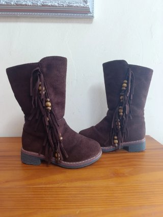 Botas Altas Marrones con Flecos para Niña