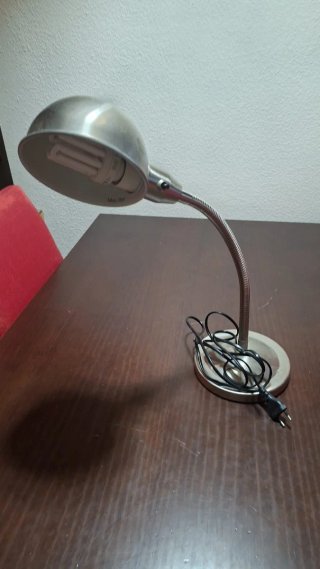 Flexo de escritorio metálico plateado