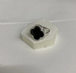 Anillo de Plata con Trébol Negro