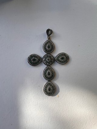 Colgante de plata con piedras
