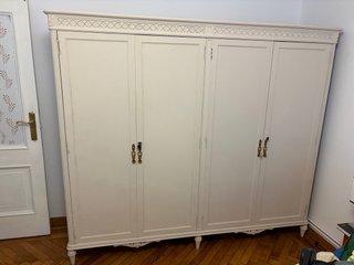 Armario Clásico de Madera
