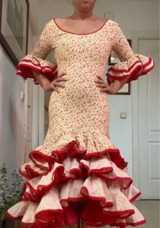 Traje de flamenca con estampado floral