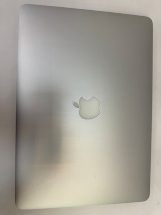MacBook Air 13 Pollici Apple M1 Dual Core 1.4Ghz 4/128Gb con caricatore