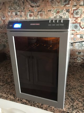 Vinoteca Mobicool D60
