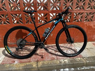 Bicicleta de carbono Kross