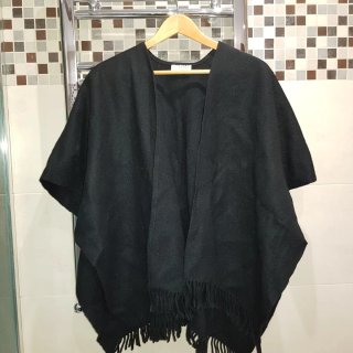 Poncho Capa Negro chal