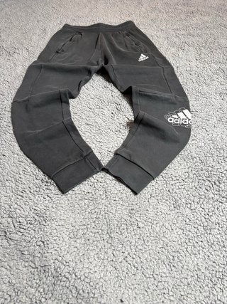 Pantalón de chándal Adidas negro