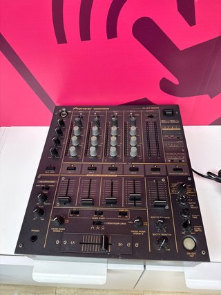 Equipamiento DJ Mezcladora DJ Pioneer DJM-600