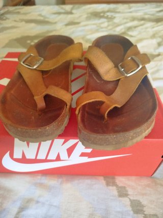 Sandalias Local Mostaza.