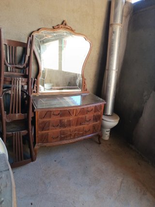 Peinadora Antigua de Madera