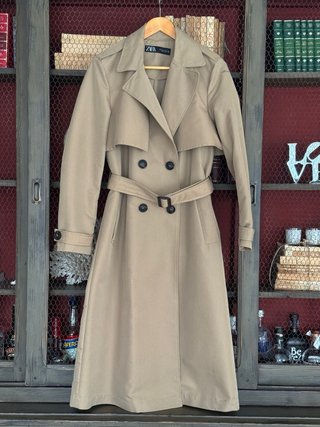 Gabardina larga beige Zara