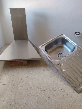 Campana Extractora y Fregadero de Acero