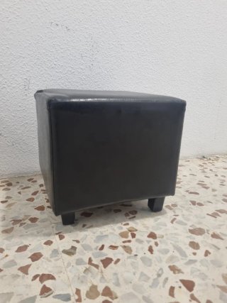 Taburete pequeño negro