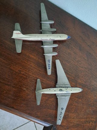 2 Modellini Aerei Dinky Supertoys