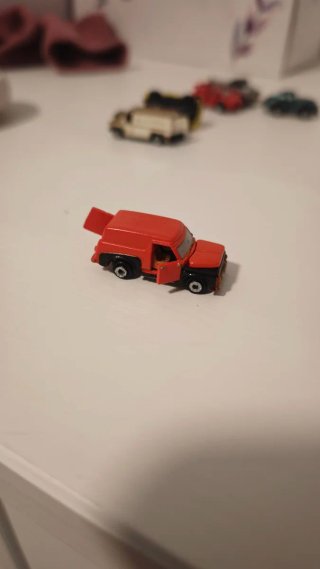 Micro machines deluxe, furgón rojo