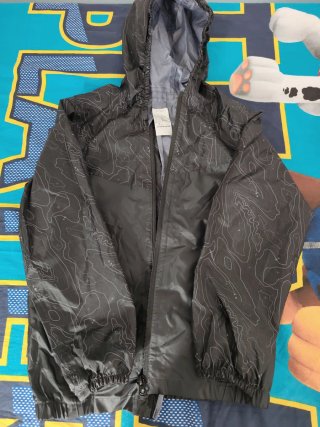 Chubasquero Quechua, puesto 2 veces. Talla 2° foto