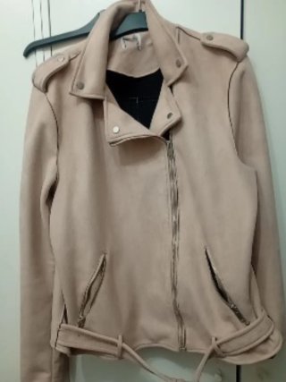 Chaqueta estilo motera rosita palo.
