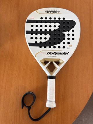 Pala de pádel Bullpadel Vertex 04 W 2025