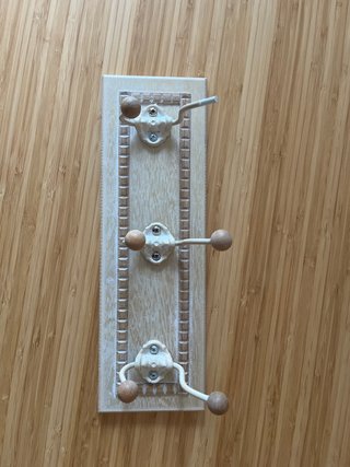 Perchero de pared de madera