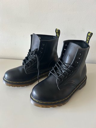 Botines estilo Dr Martens