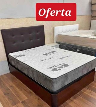 Offerta totale su set di divani letto + materassi o separatamente in liquidazione!