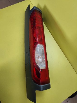 PILOTO TRASERO IZQUIERDO RENAULT TRAFIC II (X83)