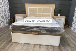Offerta totale su set di divani letto + materassi o separatamente in liquidazione!