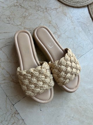 Sandalias tipo chancla con plataforma