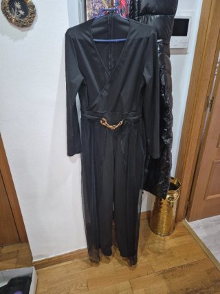 Mono Negro con Detalle de Cadena