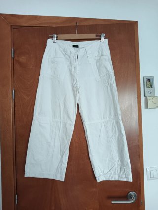 Pantalón capri Bershka blanco