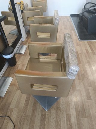 Set de 3 Sillones de Peluquería Dorados