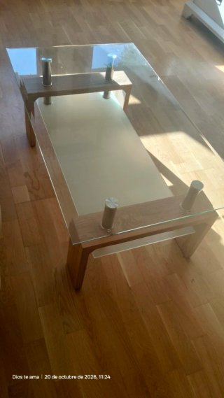 Mesa de centro de madera y cristal