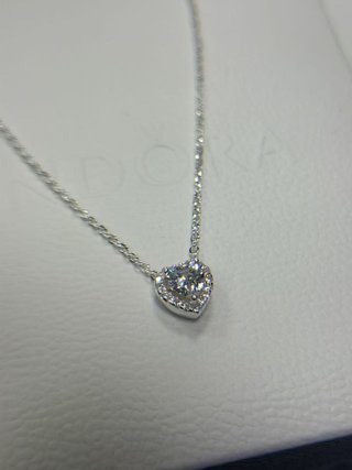 Collar Pandora de Plata con Corazón